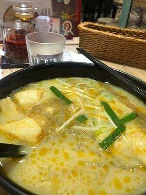 谭仔云南米线 (华都商场)