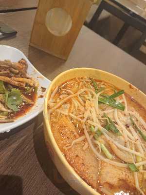 谭仔云南米线 (华都商场)