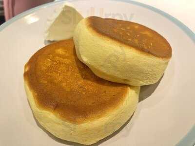 Layer’s Cafe & Pancakes