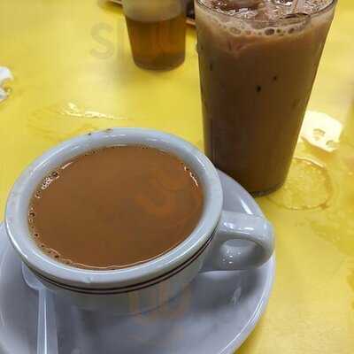 劉萬利咖啡粉面燒臘飯