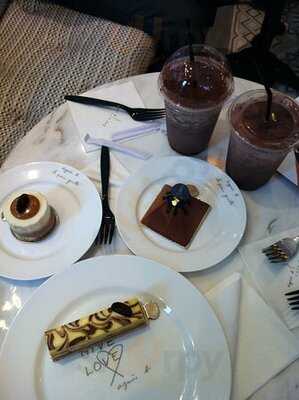 Agnès B. Café Lpg (崇光百貨)