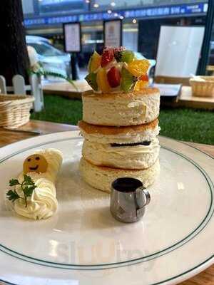 Gram Cafe & Pancakes