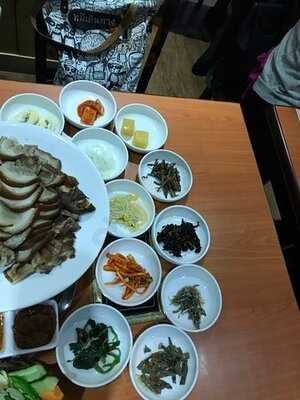 石牆道韓國餐廳