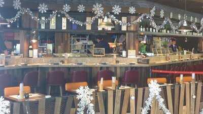 穴 (新城市廣場)