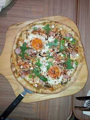 Cafe Deco Pizzeria (elements)