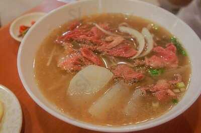 新巴黎越南餐廳