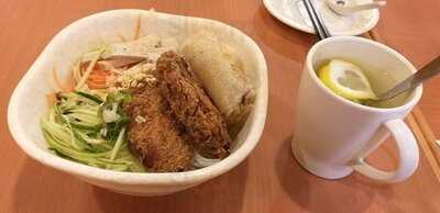 新巴黎越南餐廳