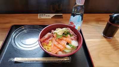 赤丸海鮮丼