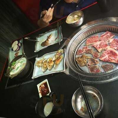 韓日燒自助餐廳