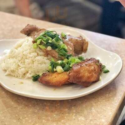 小巴黎越南餐廳 ()