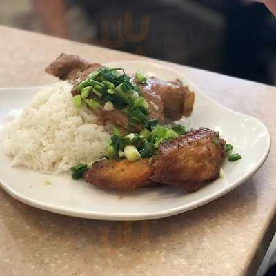 小巴黎越南餐廳 ()