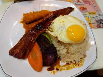 金裝燉奶佬餐廳