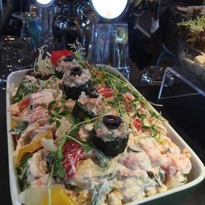 Bistro Bistro Cafe & Lounge