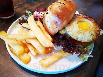 The 5b Private Corner