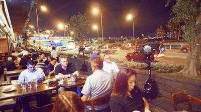 Bulldog's Bar & Grill