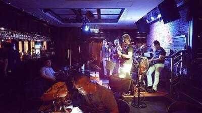 Bulldog's Bar & Grill