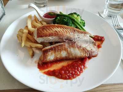 Amante Bar & Restaurant