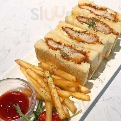 Dazzling Cafe (皇室堡)