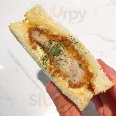 Dazzling Cafe (皇室堡)