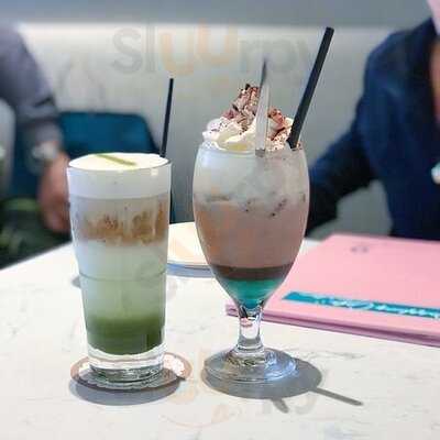 Dazzling Cafe (皇室堡)