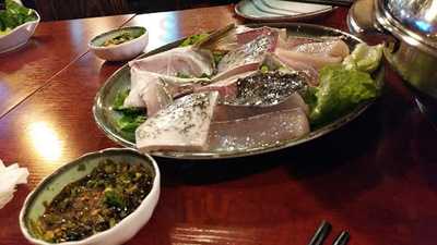 有蒸汽海鮮石鍋專門店