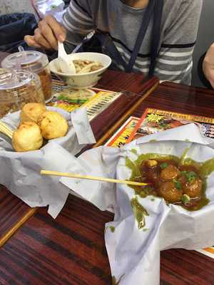 十八座狗仔粉 (佐敦)