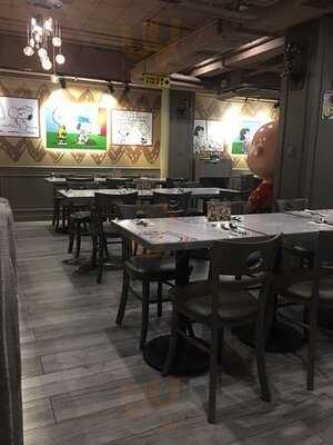 查理布朗咖啡專門店
