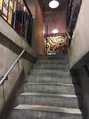 辛安東元祖奶奶雞 （旺角店）