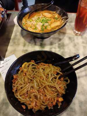 雲南桂林過橋米線