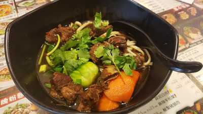 雲南桂林過橋米線