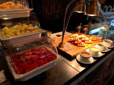 Luk Kwok Hotel - Le Menu