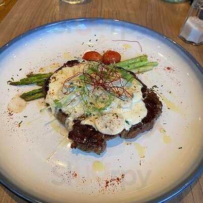 Moreish & Malt (逸·酒店)