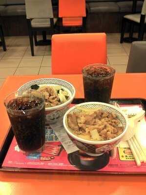 吉野家 (中港大廈)