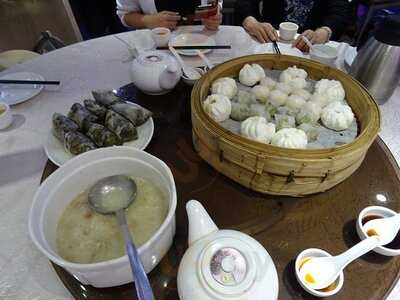 富臨皇宮 (恆景花園)