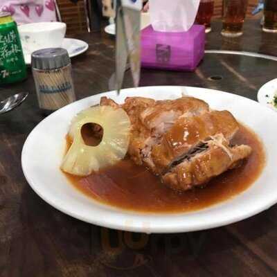 金豪肥牛豬骨煲