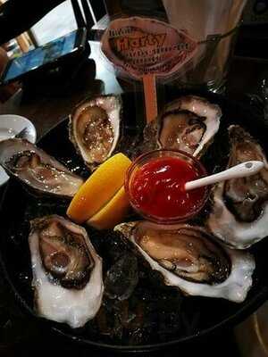 Oyster Station Snack & Oyster Bar (樂富)