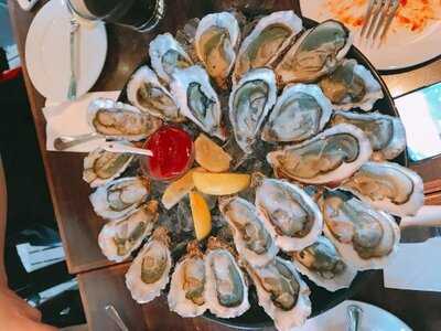 Oyster Station Snack & Oyster Bar (樂富)