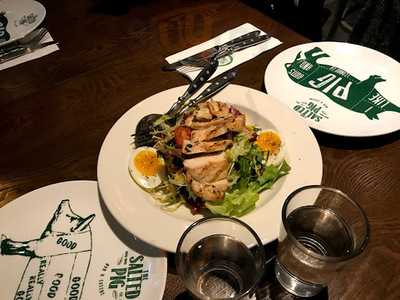 The Salted Pig (荔枝角)