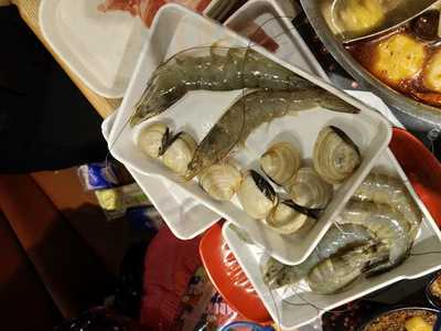 牛牛台式鴛鴦火鍋