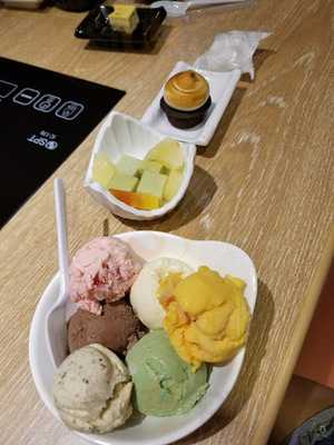 牛牛台式鴛鴦火鍋