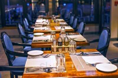 Meeting Point Restaurant & Bar