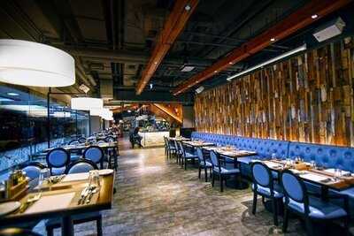 Meeting Point Restaurant & Bar