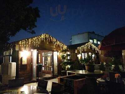 荷曄庭園景餐廳