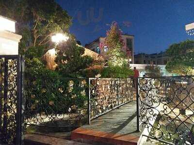 荷曄庭園景餐廳