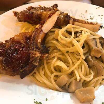 Seafood Stand (安達中心)