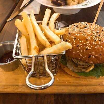 Seafood Stand (安達中心)