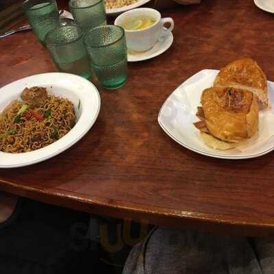 三盏灯澳葡餐厅 (启田商场)