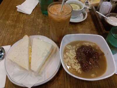 三盏灯澳葡餐厅 (启田商场)