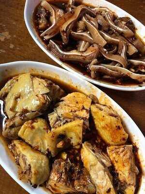 雲南啊老表黑羊湯鍋米線