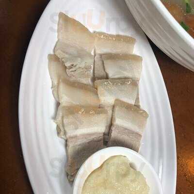 雲南啊老表黑羊湯鍋米線